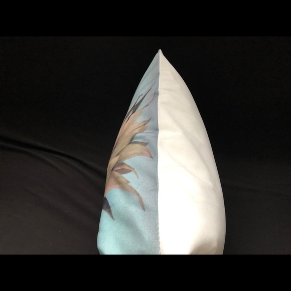 Decor pillow - Picture 2 of 2